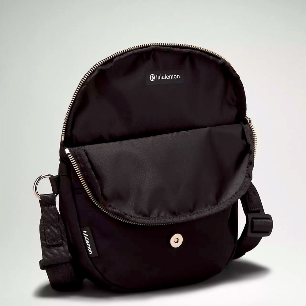 NWT LULULEMON ALL NIGHT FESTIVAL BAG MEDIUM BLACK 2L micro bag
